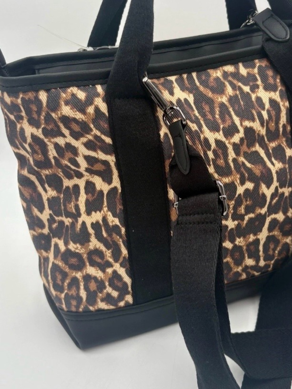 ☀️Luv Betsey by Betsey Johnson LBADIE Leopard Print Tote Crossbody Bag - Picture 10 of 15